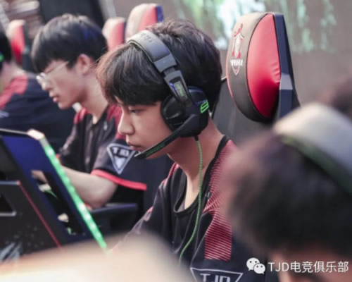 王同学参加顶级赛事